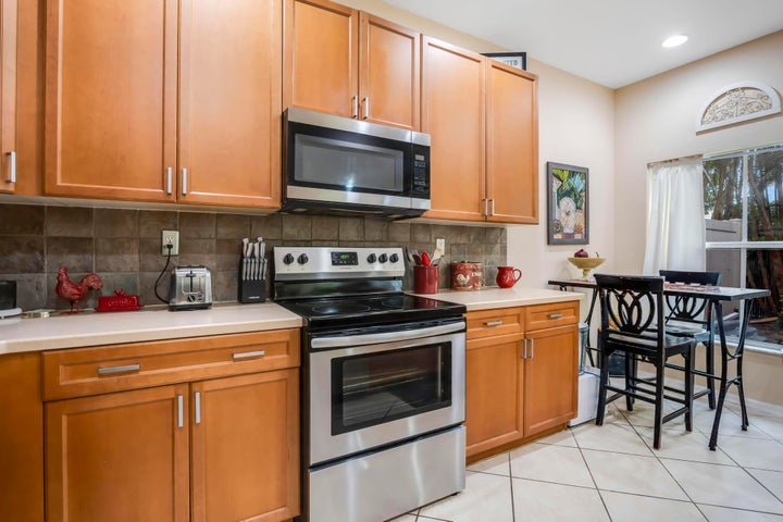 Boynton Beach Townhome: 183 Lake Monterey Circle
