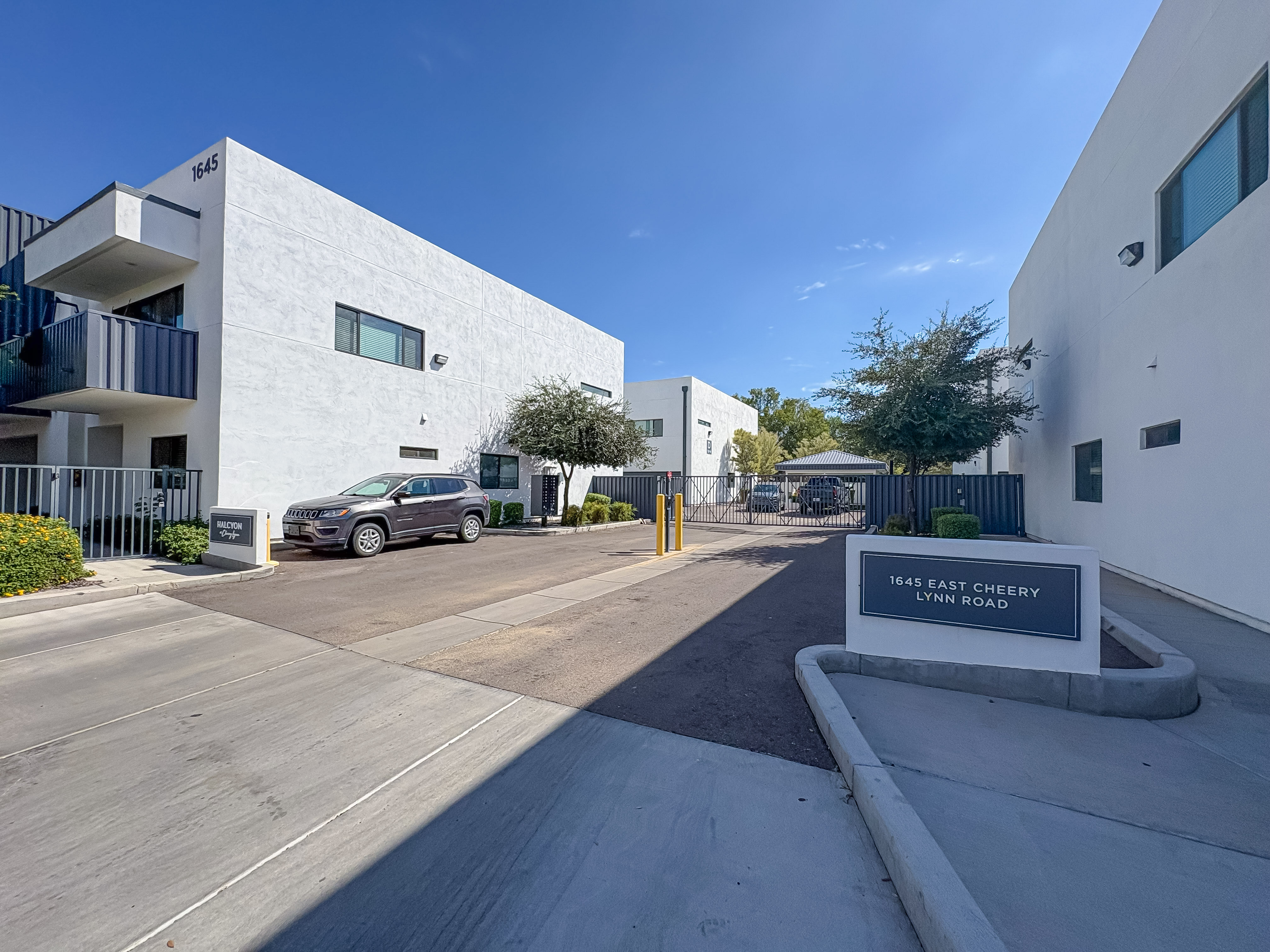 Phoenix Apartment: 1645 E Cheery Lynn