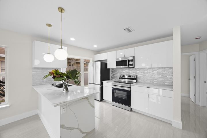 Boynton Beach House: 5664 Boynton Crescent