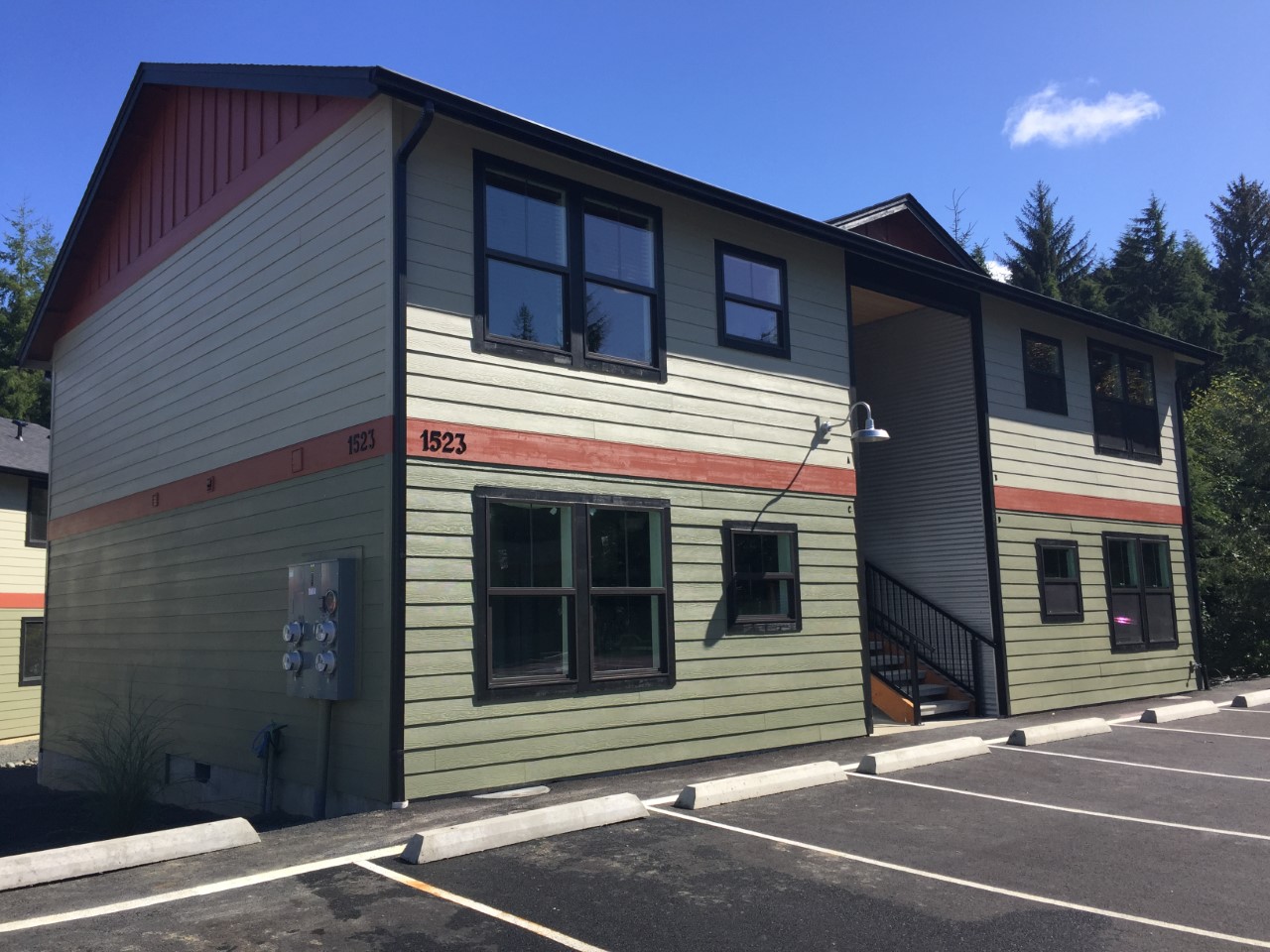 Warrenton Multiplex: 1513-1523-1533 SE Honeysuckle Loop