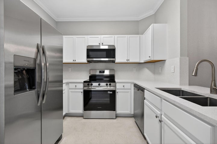 Tequesta Condo: 160 Village Boulevard I