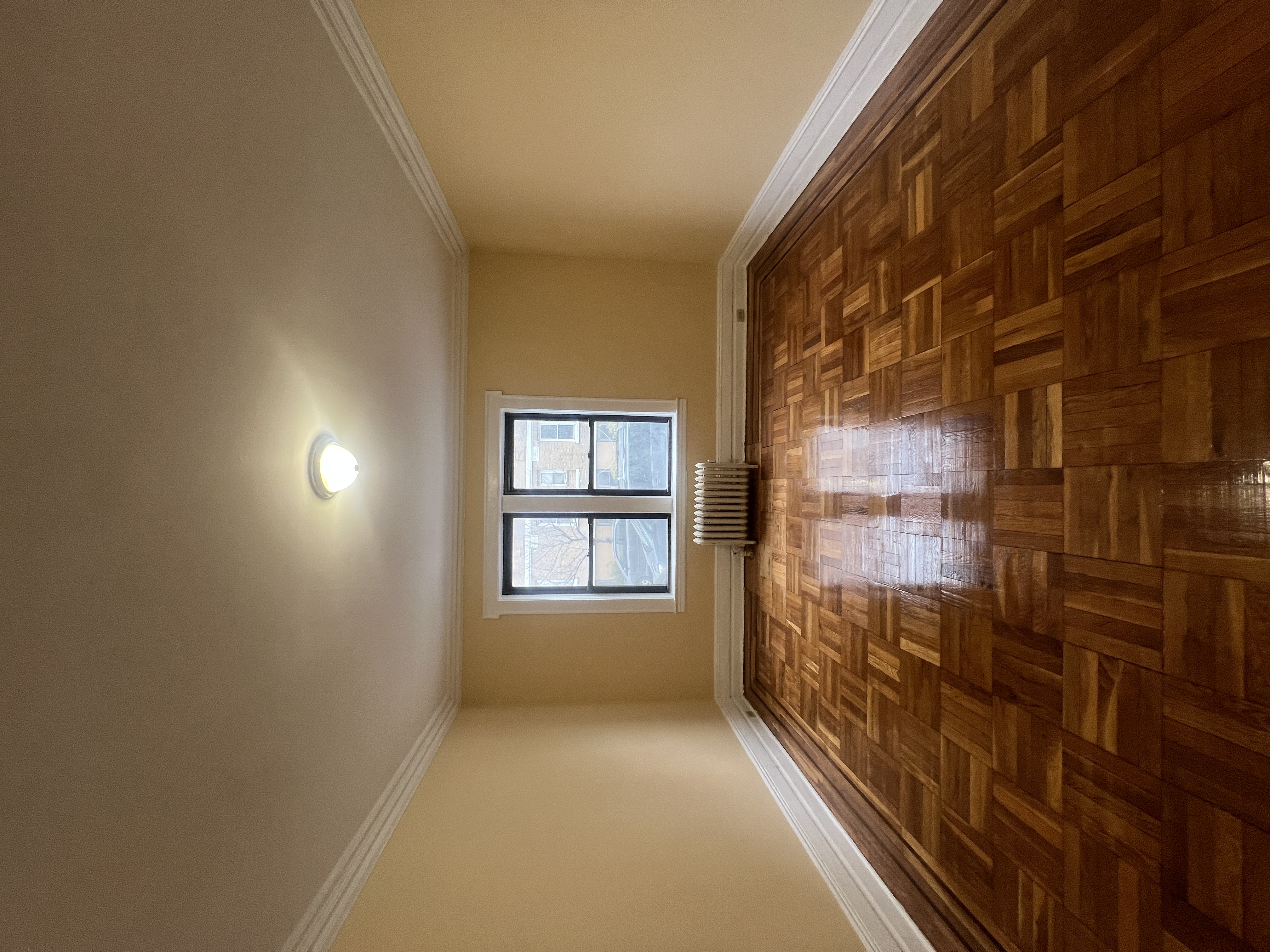 Newark Apartment: 218 Highland Ave