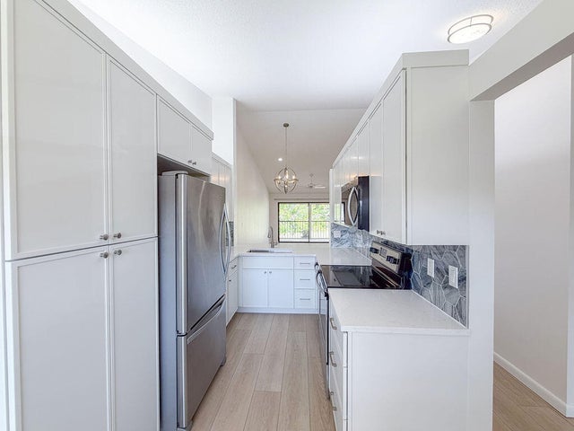 Jupiter Condo: 602 Pine Crest Circle B