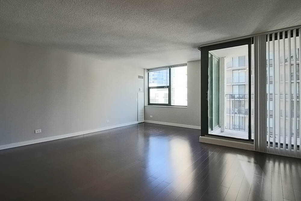 Chicago Condo: 51 W Huron St