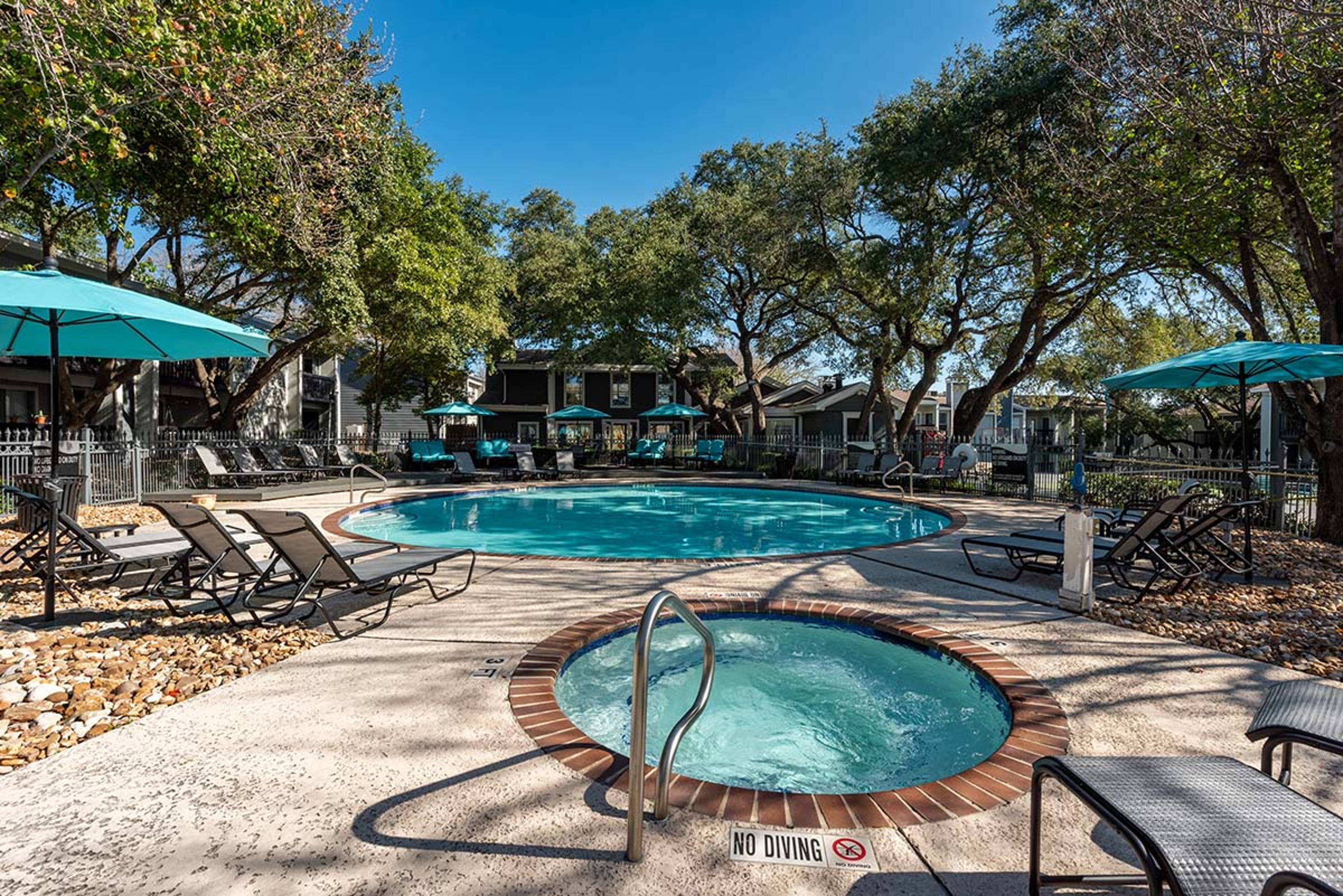 austin Apartment: 3517 North hills dr