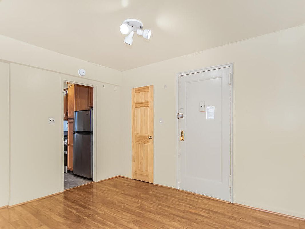 Bronx House: 1425 Thieriot Ave APT 5C