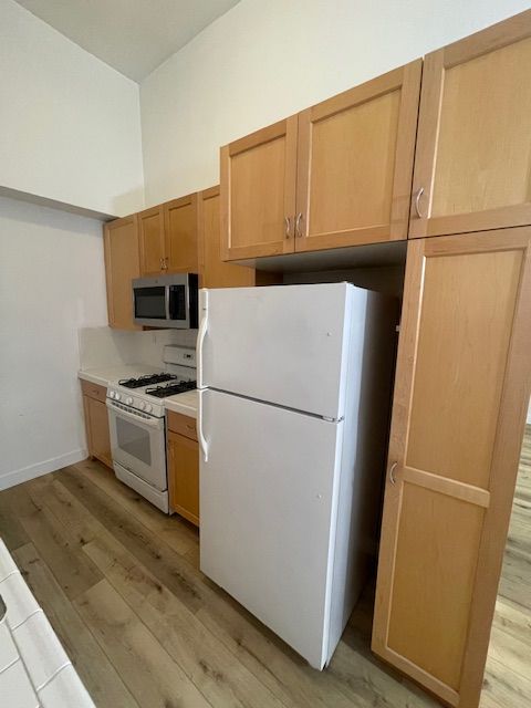 West Hollywood Multiplex: 808-812 Westmount Drive