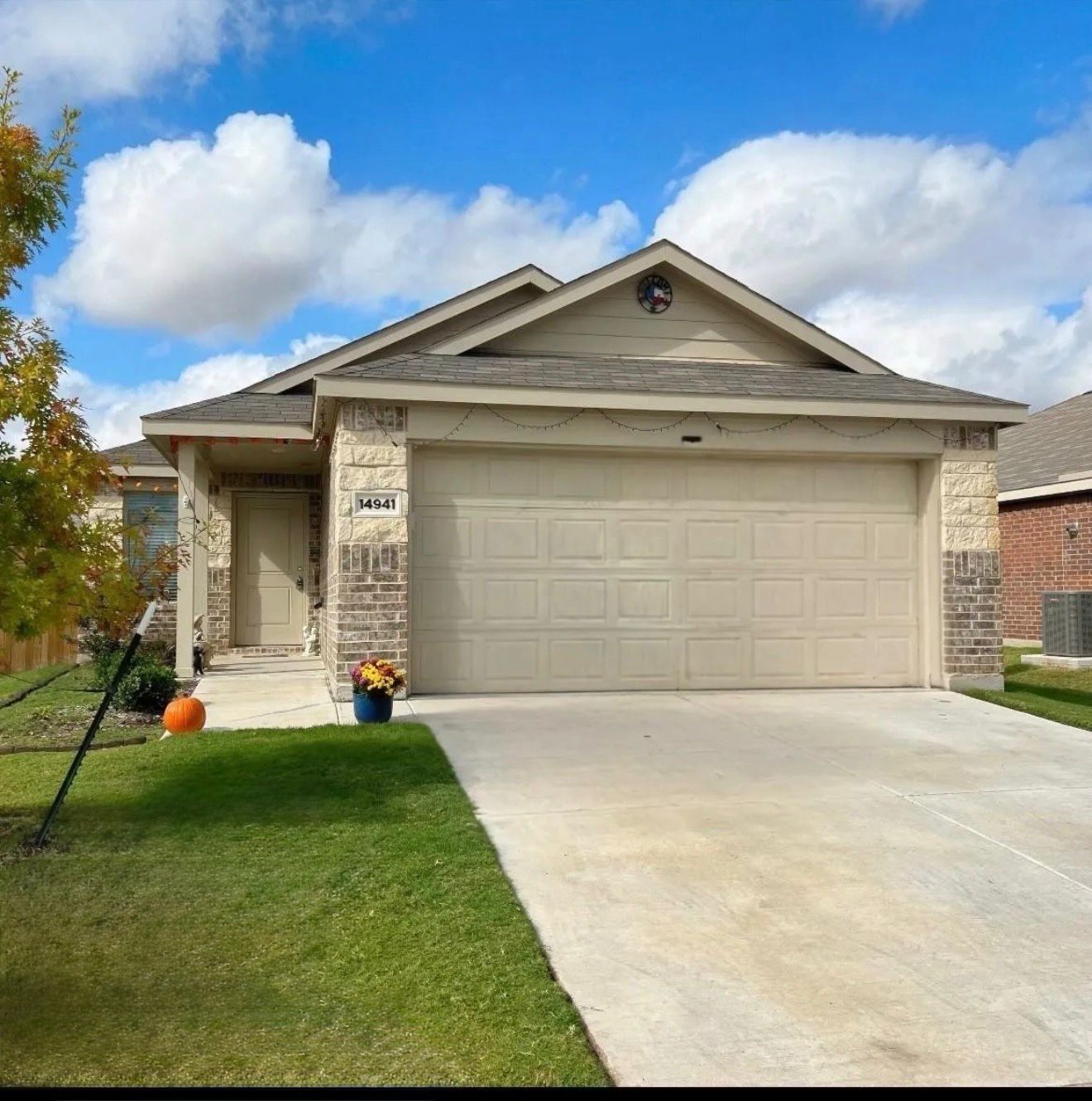 Fort Worth House: 14941 Trapper Trl