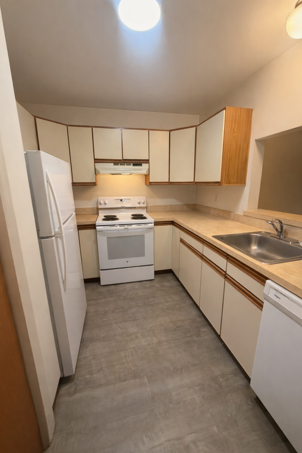 canaan Apartment: 31-33 Railroad Street