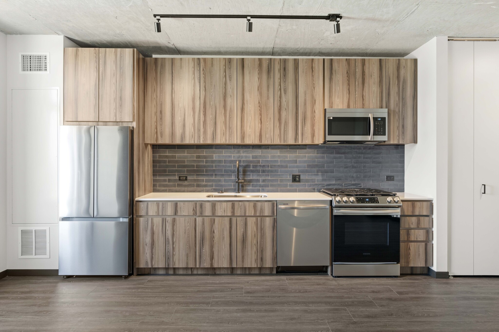 Chicago Condo: 149 N Ashland