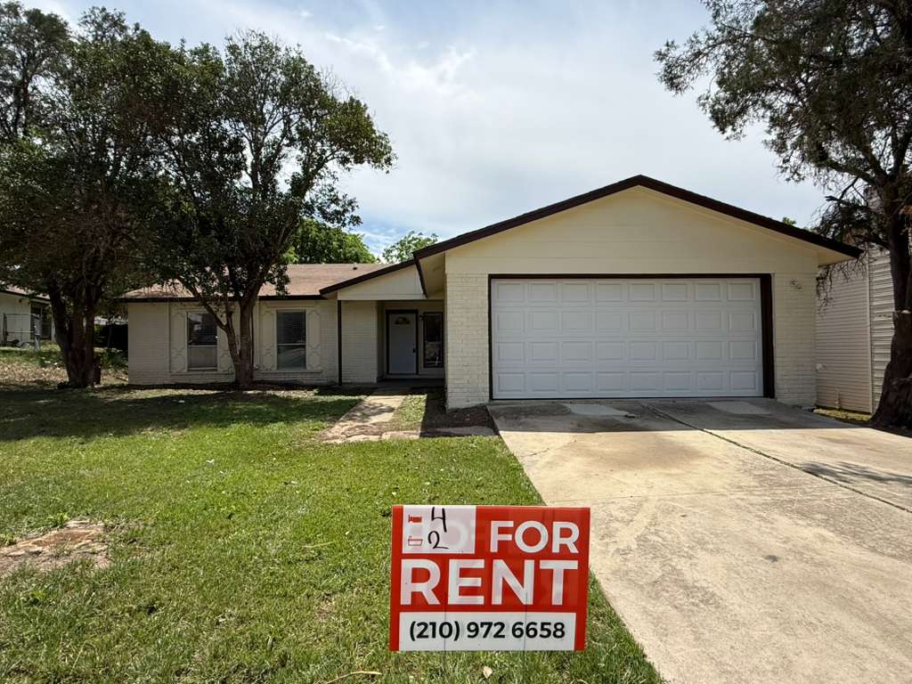 San Antonio House: 5822 LAKE WIND ST