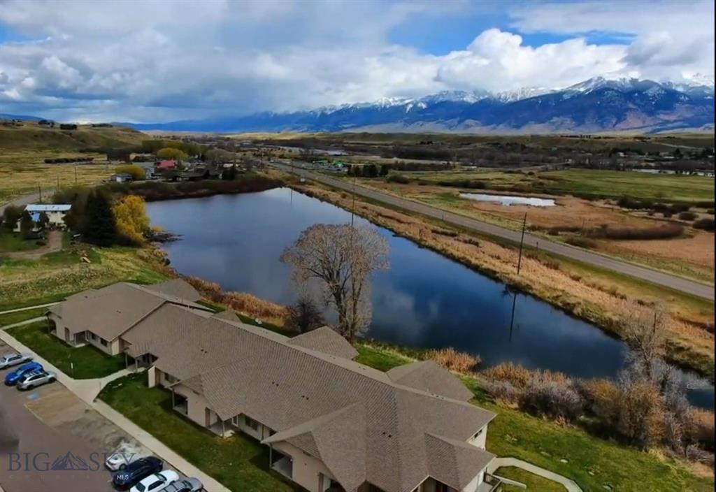 Emigrant Apartment: 5 Avalon Ct