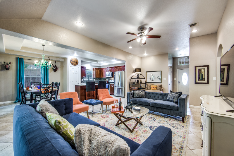 San Antonio House: 9035 Wellesley Manor