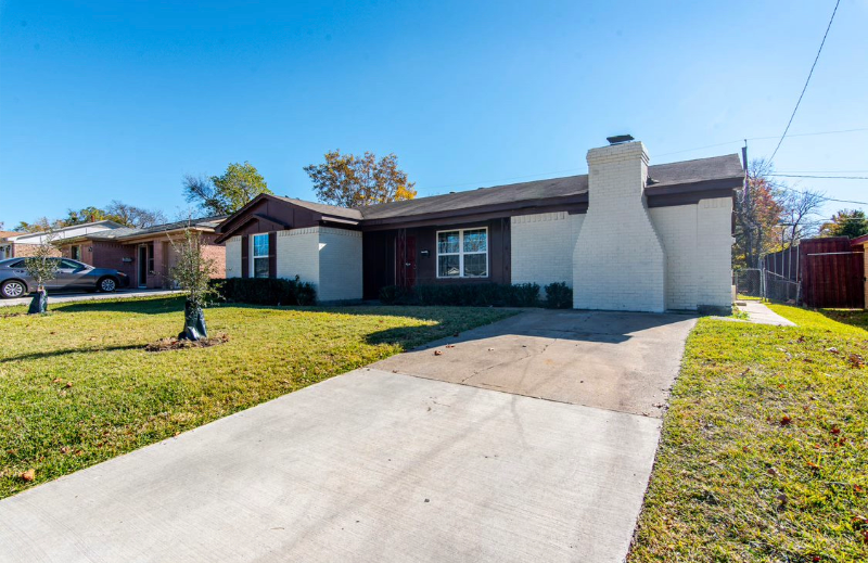 Garland House: 830 E Linda dr Garland Tx 75041, NO GARAGE