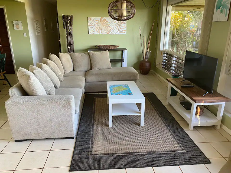 Aiea House: 98-1325 akaaka st