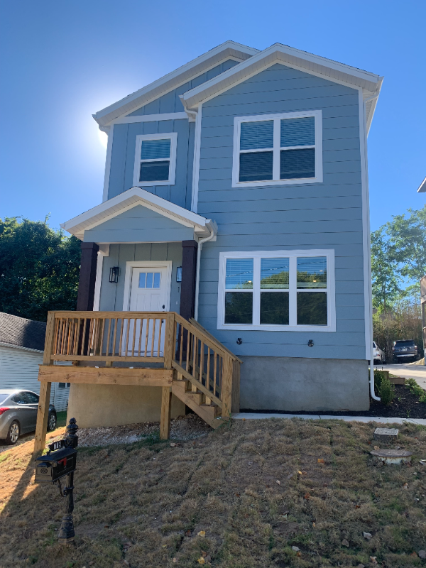 fayetteville House: 119 N Washington Ave