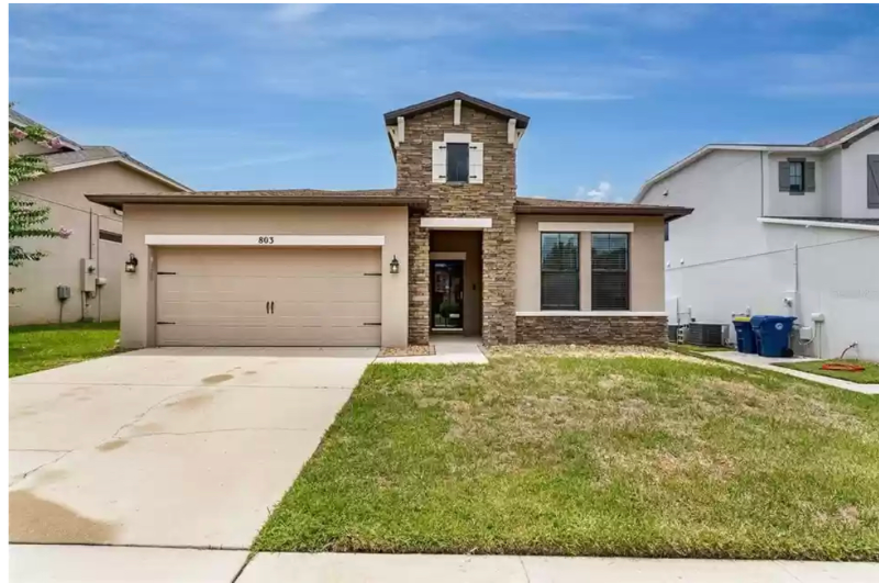 Minneola House: 803 Arbor Pointe Ave