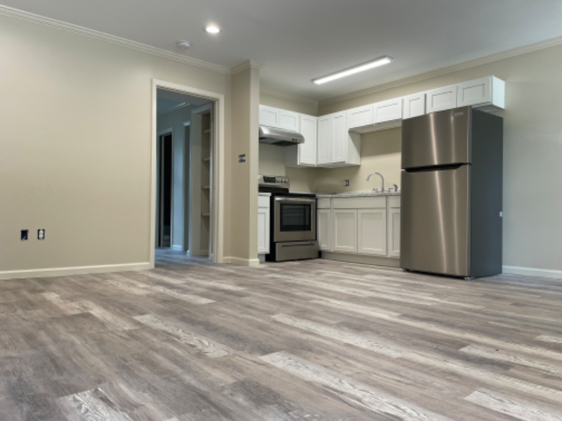 Lafayette Apartment: 600 East University