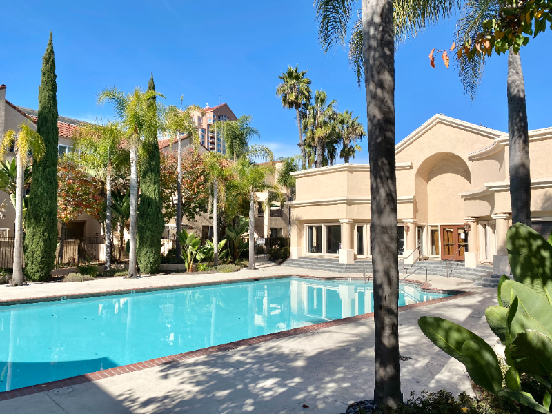San Diego Apartment: 3975 Nobel Dr