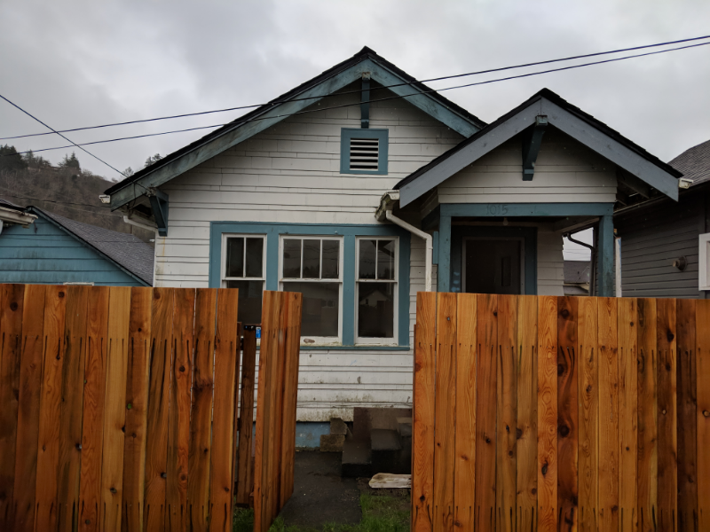Aberdeen House: 1015 E 2nd St
