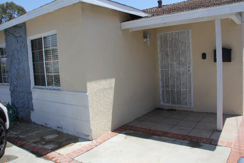 Carson House: 166 E 213TH ST