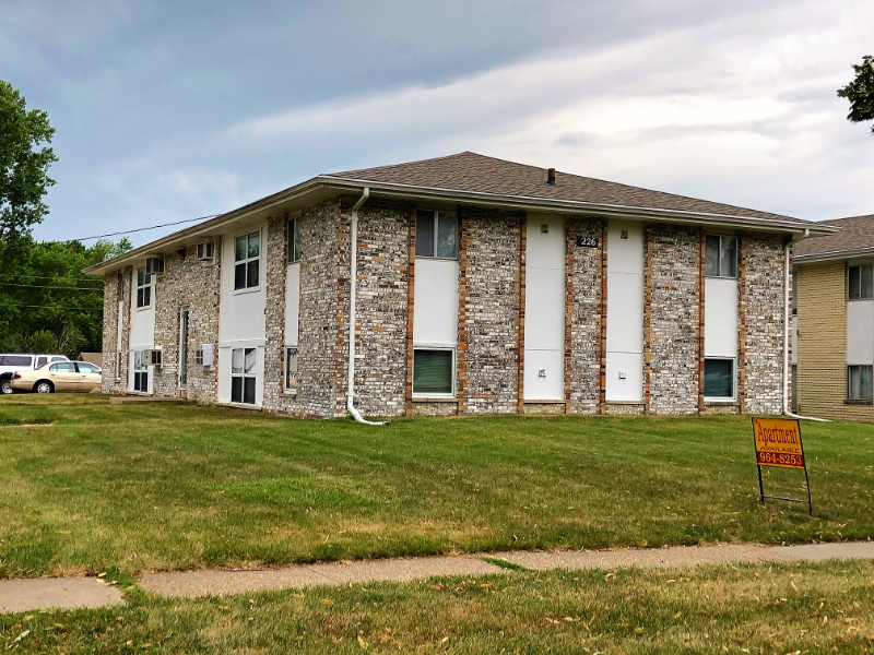 Ankeny Apartment: 226 NW College Ave