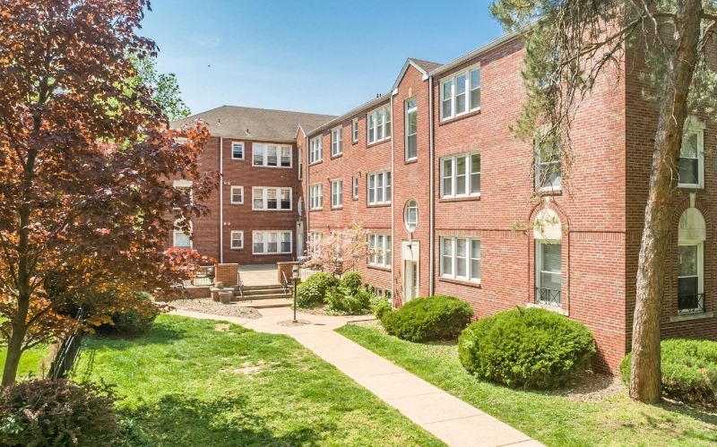 Saint Louis Apartment: 7506 Cromwell Dr