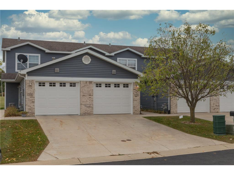 Rochester Townhome: 578 Pointe Ct SW