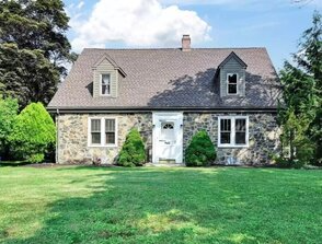 quakertown House: 265 station rd