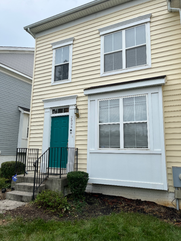 Washington House: 2006 Bruce Place Southeast