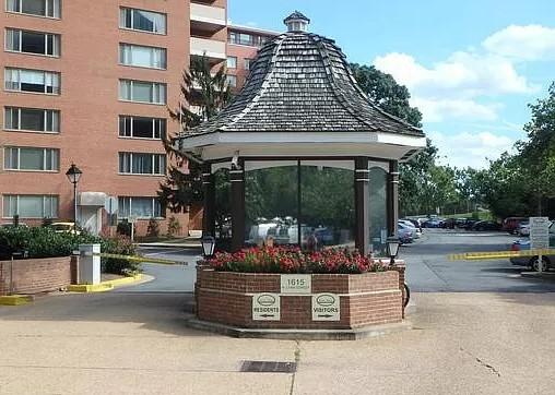 Arlington Condo: 1021 Arlington Blvd