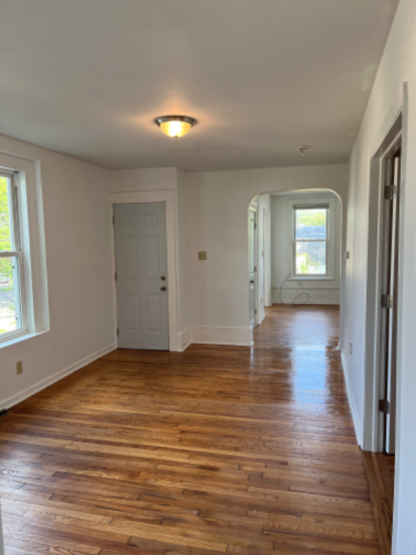 Schenectady Townhome: 1059 Barrett St