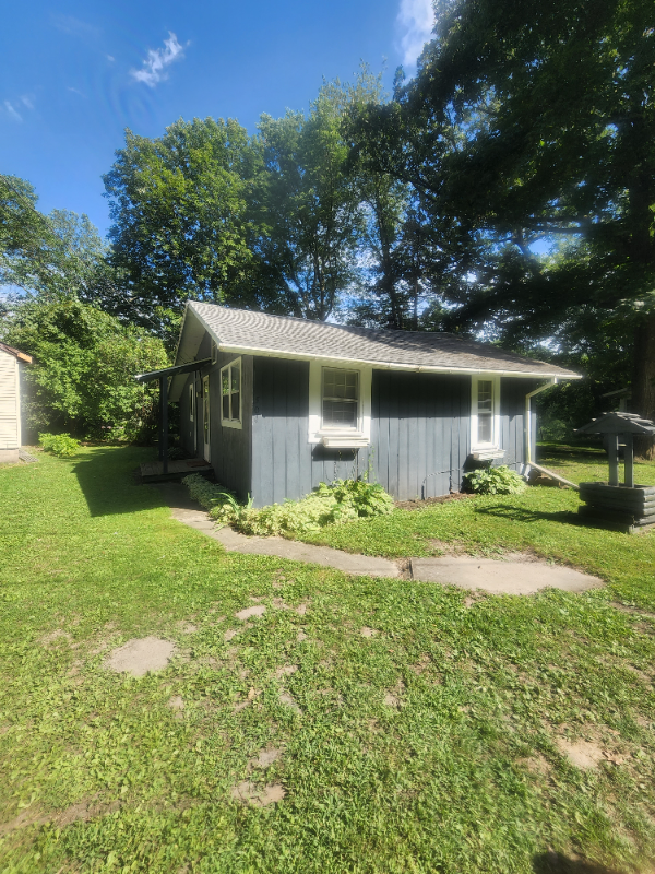 Ashkum House: 504 S Martin St