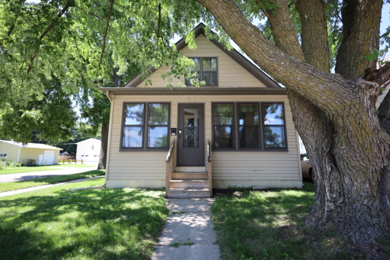 Rochester House: 601 4th Ave