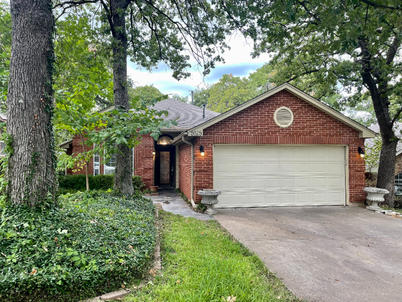 Arlington House: 5925 Sagebrush Trl