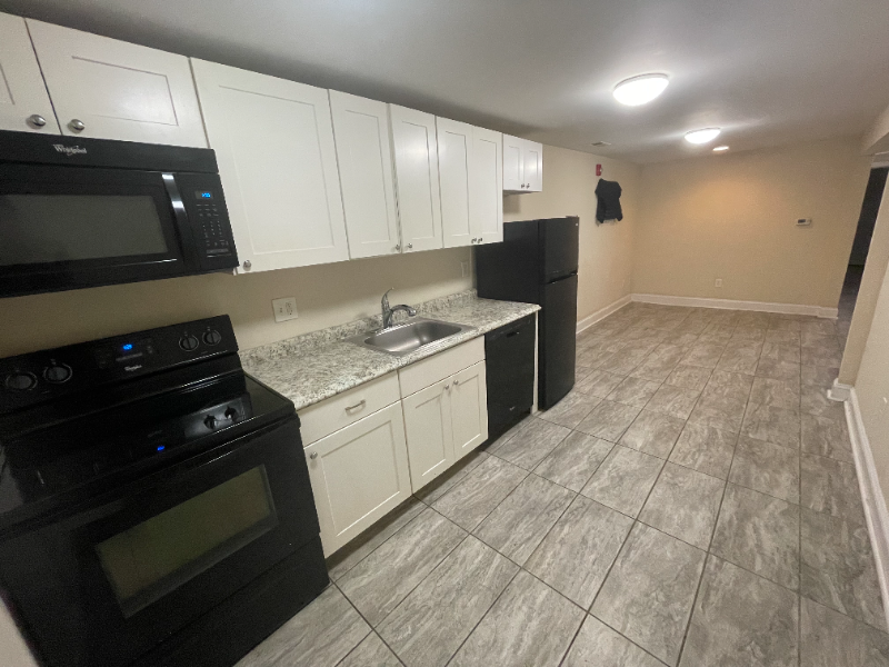 philadelphia Apartment: 1525 w girard