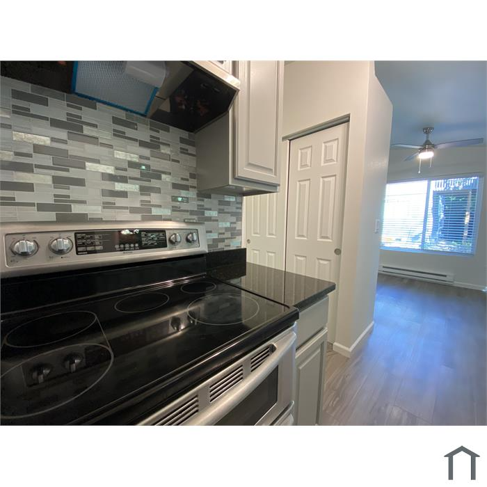 Bremerton House: 629 Adele Ave