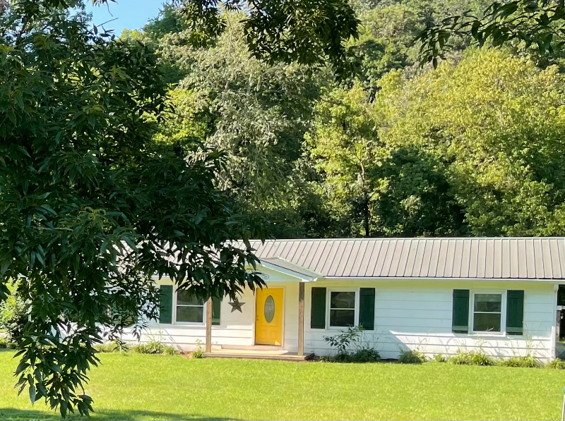 Lynnville House: 366 Mack Branch Rd