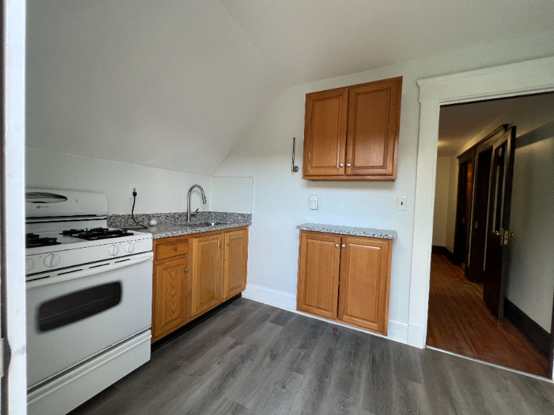 new haven House: 739 whitney ave