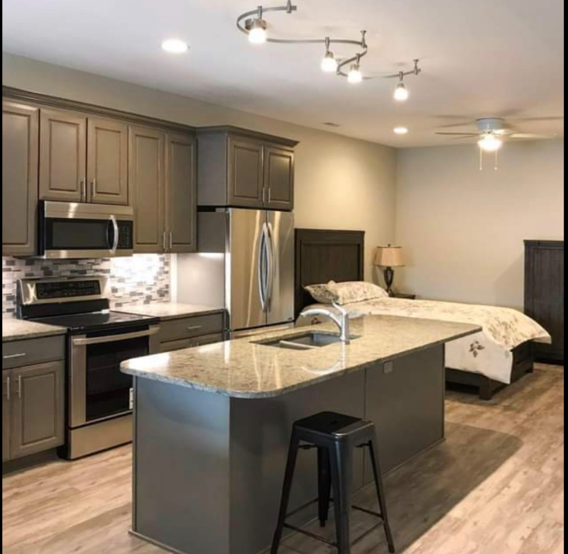 Clare House: 411 S Mcewan St