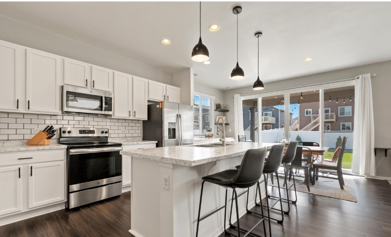 Windsor House: 5240 Osbourne Dr