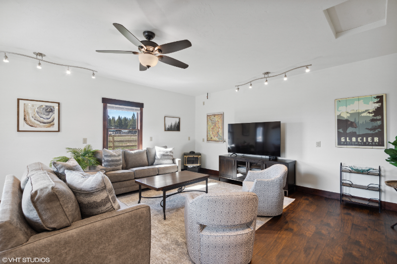 Columbia Falls House: 3129 Mt Highway 206