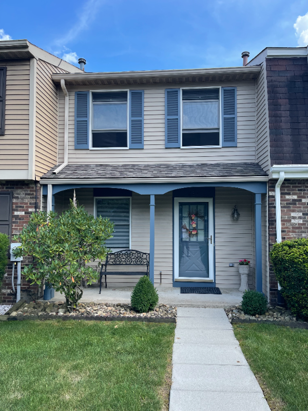 Monroeville Townhome: 231 Shady Ridge Dr