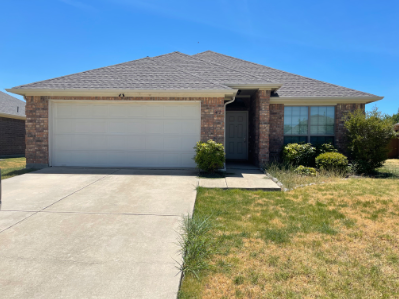 Little elm House: 412 Windridge