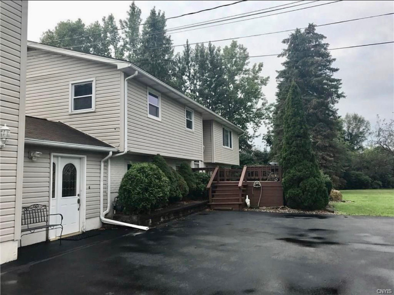 North Syracuse Apartment: 7776 Thompson rd