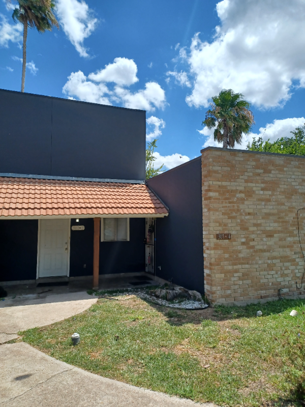 Rancho Viejo House: 307 Bolivar Ave