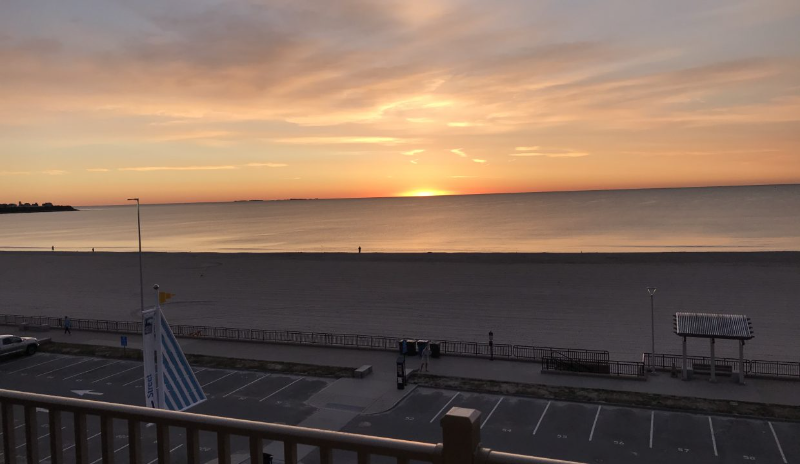 Hampton Condo: 83 Ocean Boulevard