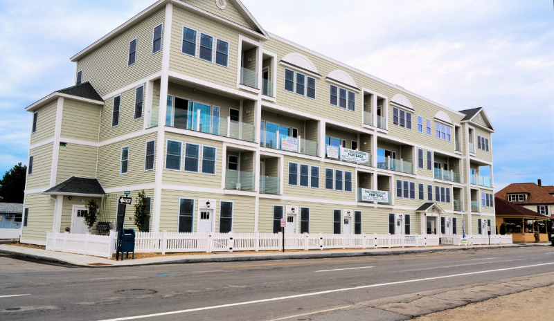 Hampton Condo: 33 Ocean Boulevard