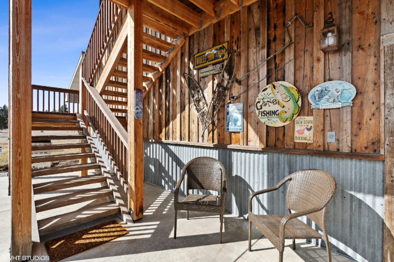 Columbia Falls House: 3129 Mt Highway 206