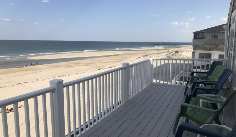 Hampton Apartment: 11 Bradford Avenue